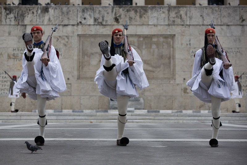 ГРЧКИ МИНИСТАР РЕАГОВАО НА ИЗЈАВУ МАЈКА ПОМПЕА: Русија није претња Балкану